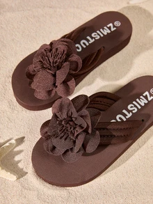 Tropiscape Dép xỏ ngón đế dày đi biển thời trang mới mùa hè 2025 dành cho nữ, họa tiết hoa (Gợi ý đặt hàng lớn hơn một cỡ nếu bạn có bàn chân rộng!) - Màu nâu  Mocha - Xem 5