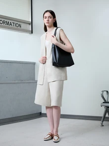CHICVUE Chiếc túi xách da PU màu đen thời trang này có khóa nam châm và dây đeo vai có thể tháo rời. Với phong cách công sở thanh lịch, đây là lựa chọn lý tưởng cho phái nữ đi làm, cũng như hoàn hảo cho vẻ ngoài sang trọng hàng ngày và những dịp đặc biệt. - màu đen - Xem 5