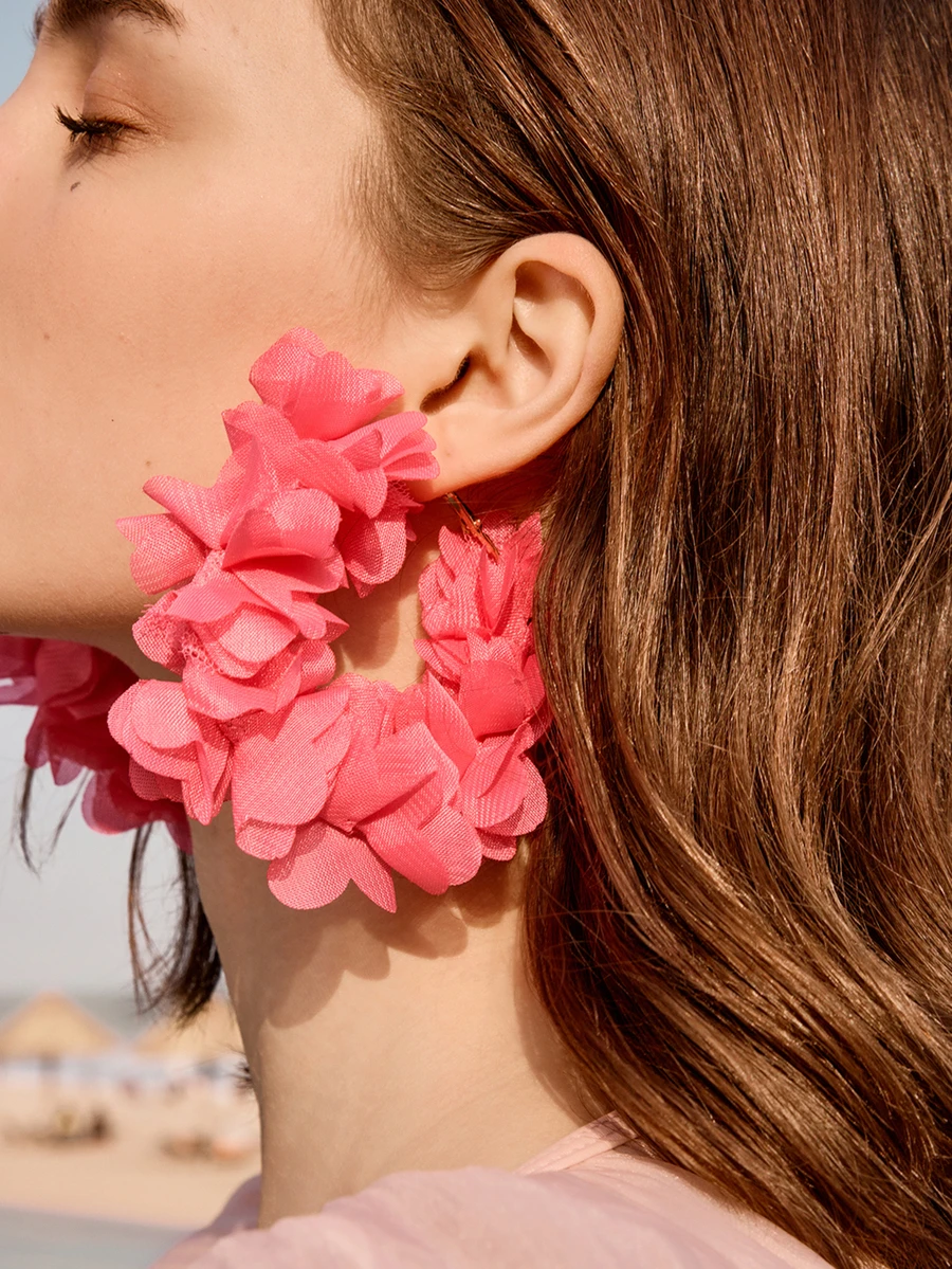 Glizzene 1 par de brincos com design de flor de tecido rosa, elegante, sexy e fofo, estilo europeu e americano, ideal para Dia dos Namorados, Dia das Mães, Casamento, Presente - Pink - Visão 1