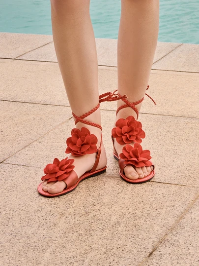 Glizzene 女士时尚舒适罗马平底凉鞋，饰有3D立体花卉图案，适合情人节和婚礼穿着