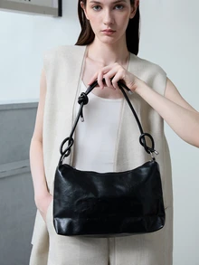CHICVUE Fashionable New Minimalist Crescent Bag Versatile Crossbody Shoulder Bag, Suitable For Shopping, Wallets, Shopping, Young Women, College Students, Newcomers, White-Collar Workers. They Are Very Suitable For Offices, Universities, Work, Business, Commuting, Outdoor Activities, Travel, And Outings - Black - View 3