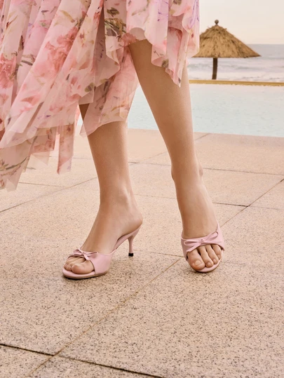 Glizzene 女士新款时尚优雅细高跟凉鞋，饰有甜美蝴蝶结露趾设计，纯色厚底，适合搭配正装或休闲礼服，也适合情人节和婚礼等场合。