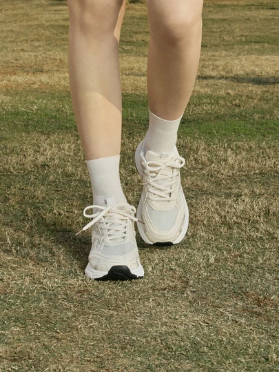 Hatastic 秋冬新款女士休闲运动鞋，厚底运动鞋，白色，情侣款，圆头系带，网布和皮革拼接，透气百搭，印花涂鸦，学院风，户外徒步休闲通勤鞋