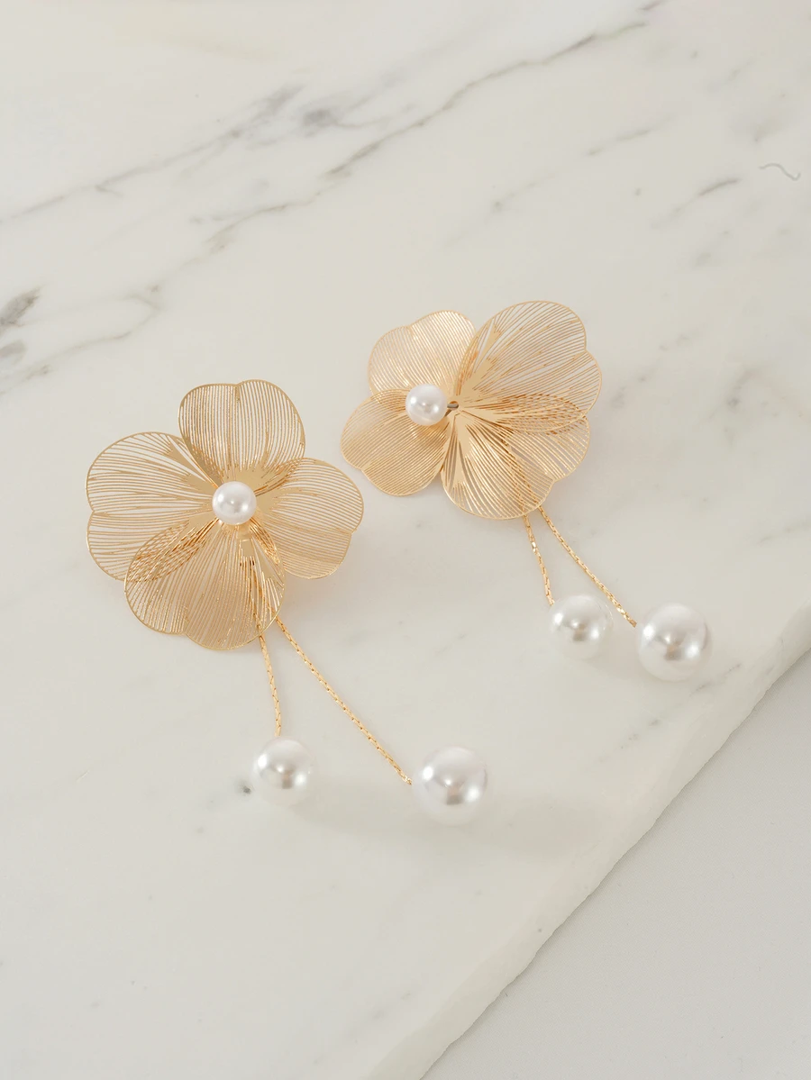 Clariva 1 Pair Fashionable & Elegant Petal Shape Layered Pearl Tassel Earrings, Exaggerated Design, Unique Personalized, European & American Style, High-End Jewelry For Women - Gold - View 1