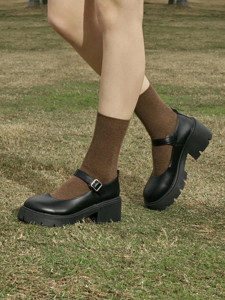 Hatastic Zapatos de piso grueso tipo Mary Jane para mujeres, modelo 2025, aptos para vestidos, zuecos con hebilla, de estilo retro y versátil - Negro - Ver 1
