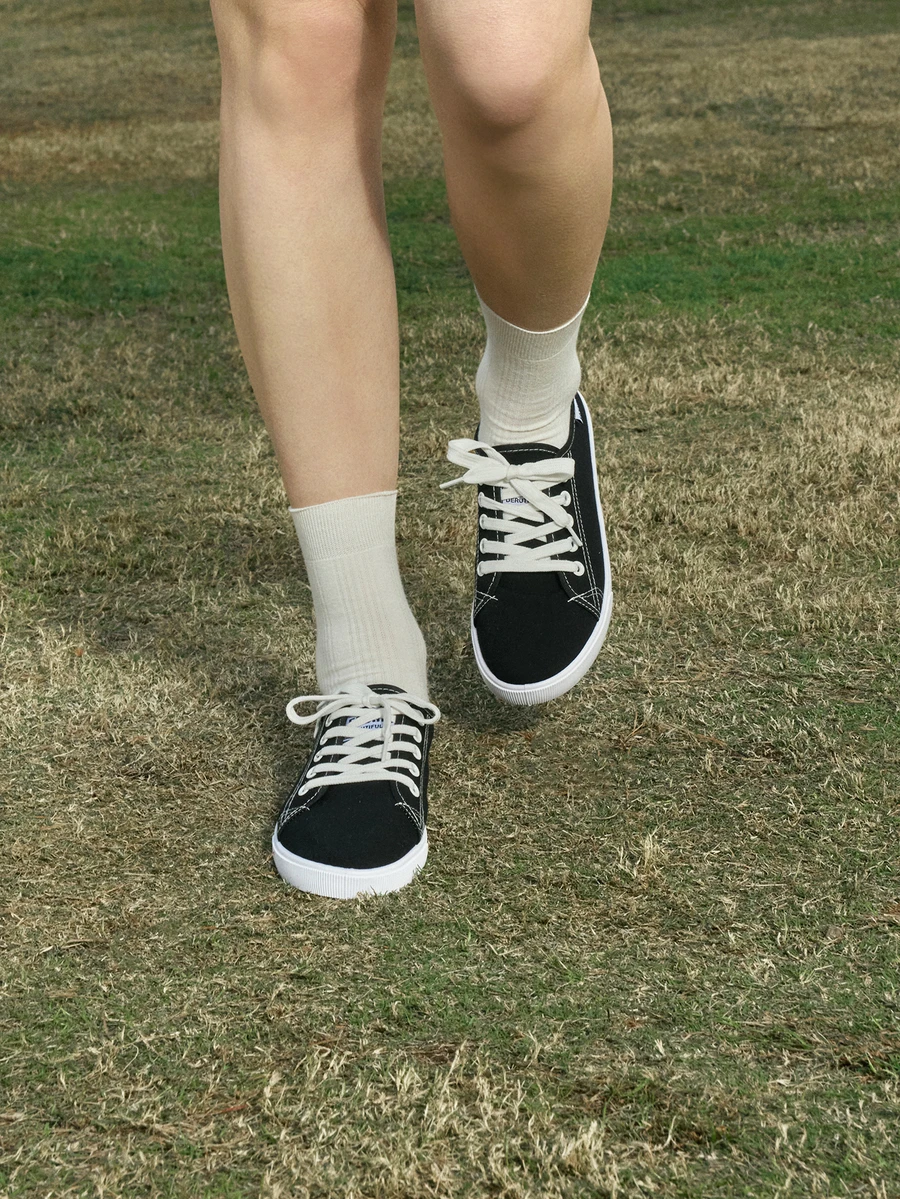 Hatastic 2024新款帆布鞋透气休闲布鞋百搭平底鞋低帮运动鞋 - 黑色 - 查看 1