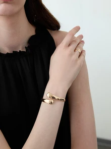 CHICVUE 1pc Geometric Water Drop Metal Bangle & 1pc Ring, Simple & Fashionable, Suitable For Women's Daily Wear, Gatherings, Dates, Gift - Yellow Gold - View 2