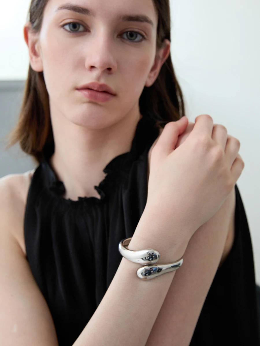 CHICVUE 1 pieza Pulsera tipo brazalete con cuentas grandes de estilo europeo y americano para mujer, adecuada para fiestas, reuniones y uso diario - Pulsera gruesa con gota de agua - Ver 1