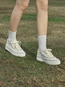 Hatastic Fall/Winter Women's Fashionable Versatile Spring/Summer Outdoor White Lace-Up Round Toe Canvas Flat Non-Slip Casual Sneakers For Sports/Running Music Fest - White - View 4