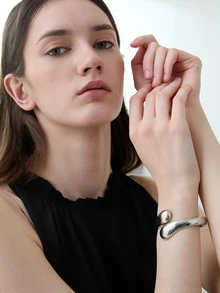 CHICVUE 1 pieza Pulsera tipo brazalete con cuentas grandes de estilo europeo y americano para mujer, adecuada para fiestas, reuniones y uso diario - Pulsera gruesa con gota de agua - Ver 5