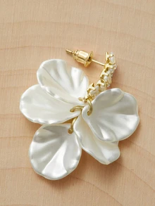 Glizzene 1pair French Style White Petal Shaped Drop Earrings Valentine's Day Wedding - White - View 4