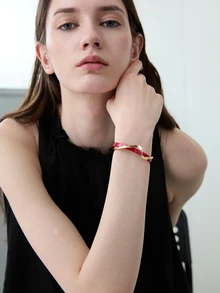 CHICVUE 1pc Fashionable & Versatile Simple Curved Acrylic Bracelet - Burgundy - View 3