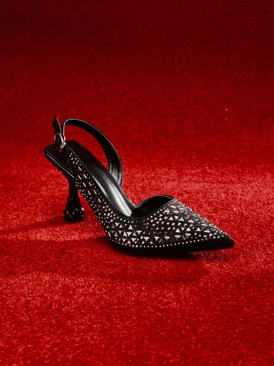 Etoivie Fall/Winter 2025 Clear Crystal Decorated Pointed Toe Square ...