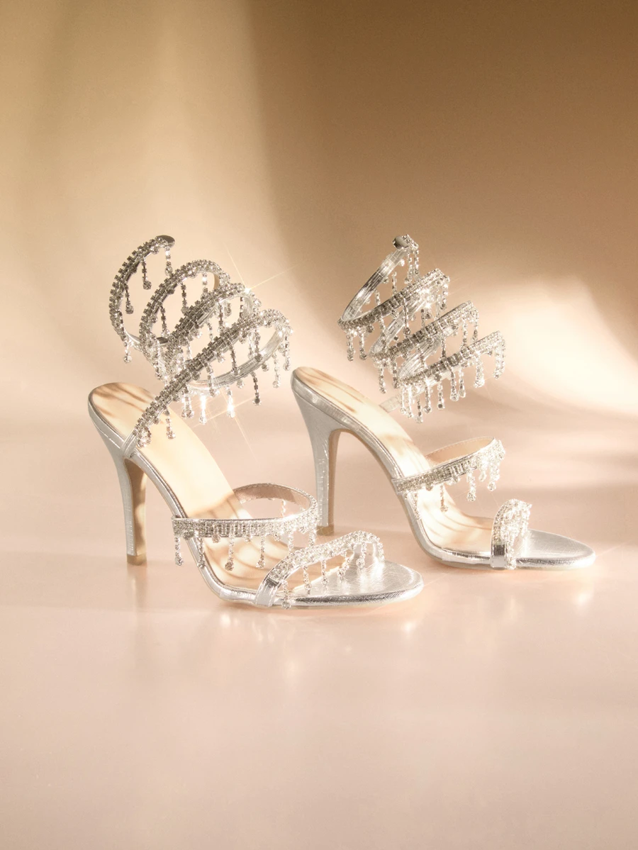 Etoivie Sandalias de tacón de aguja para mujer, estilo minimalista de moda con tira y envoltorio de serpiente con rhinestones, estilo básico para boda de verano y otoño - Plateado - Ver 1