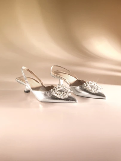 Etoivie 女士水钻装饰纯色尖头后系带猫跟露跟高跟鞋，时尚舒适，优雅适合派对、宴会、晚宴等场合，秋冬季节亦可穿着，银色高跟鞋搭配商务正装和优雅婚礼服饰。