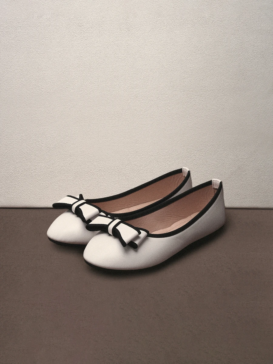 Hatastic 蝴蝶结平底低帮乐福鞋，夏季户外宽脚薄款时尚性感百搭一脚蹬鞋，软底鞋乳白色圆头，四季皆宜 - 白色 - 查看 1