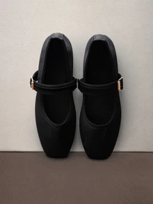 Hatastic 女款時尚仿麂皮方頭平底一腳蹬鞋，黑色綁帶正裝平底鞋，適合搭配洋裝與休閒穿著，US 5-9 號，春/秋季情人節、瑪麗珍音樂節返校季 - 黑色 - 查看 2