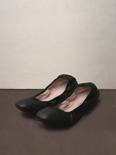 Hatastic 秋冬季女士黑色多功能可折叠舒适平底舞蹈鞋，时尚方头套脚舞蹈平底鞋，适合妈妈们参加音乐节