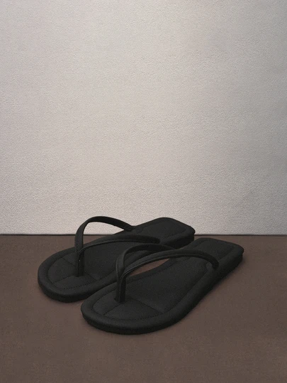 Hatastic French Soft Sole Flip Flop Women's Outdoor Wear, 2025 Summer New Versatile High-End Roman Beach Slippers Music Fest