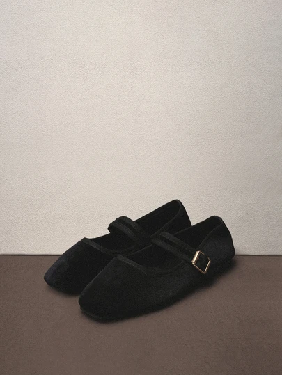 Hatastic 跨境大码35-43绒面方头平底休闲鞋，新款时尚黑/深棕/紫红，适合搭配连衣裙带扣装饰，图案随机，春秋，玛丽珍鞋