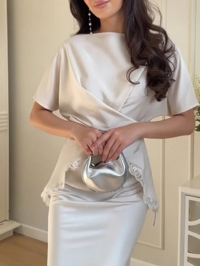 女士优雅衬衫，蝙蝠袖短袖交叉系带上衣，缎面面料配蕾丝边，不对称下摆，适合夏季、毕业典礼等场合。