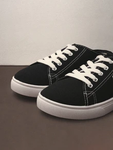 Hatastic 女士帆布一脚蹬运动鞋，时尚舒适拖鞋，防滑乐福鞋，休闲无后跟音乐节鞋 - 黑與白 - 查看 2