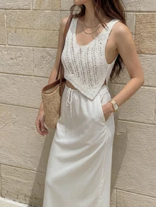 LUBI 女士夏季无袖V领露脐背心，侧开衩设计，透气针织面料，露脐廓形，法式休闲风格，适合音乐节、海滩度假等场合。 - 白色 - 查看 2