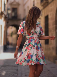 女士波西米亚风印花V领短袖褶皱A字迷你连衣裙，喇叭下摆 - 粉色 - 查看 2