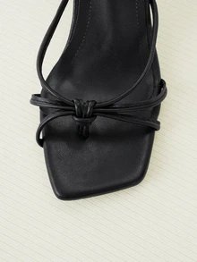 Clariva Giày sandal cao gót mũi vuông màu đen, thiết kế nhiều quai đan chéo, kiểu dáng slip-on, thời trang, thoải mái, gót thấp, phù hợp cho mọi dịp trang trọng dành cho nữ, trang phục mùa xuân hè. - màu đen - Xem 5