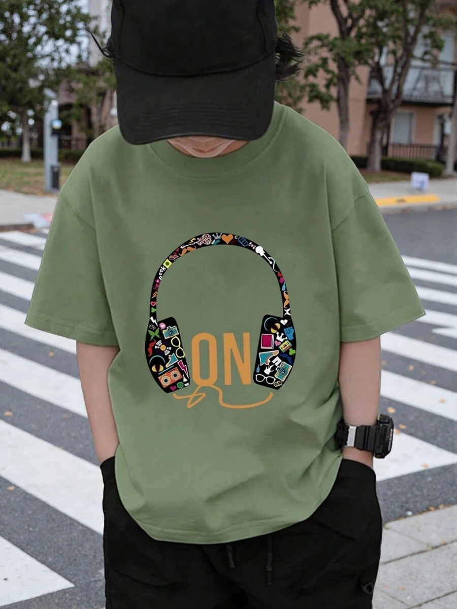 Áo thun ngắn tay cổ tròn in hình tai nghe nhạc tiếng Anh dành cho bé trai (1 chiếc), trang phục mùa hè, đồ học sinh, áo dành cho bé trai lớn. - Màu xanh Ô liu - Xem 1
