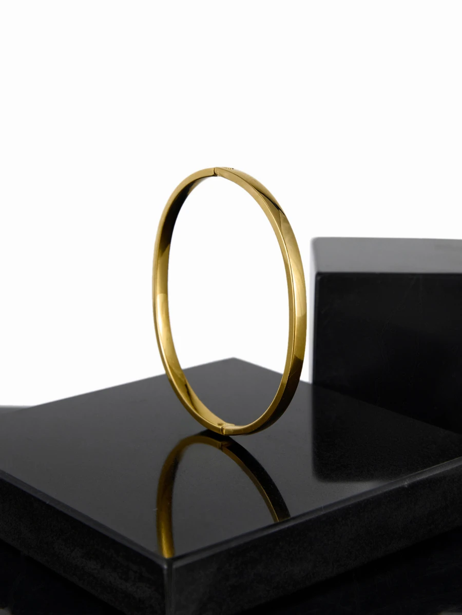 CHICVUE 1入組簡約不銹鋼光滑圓形彎曲機車手鍊,鏡面光澤和開口扣,適合女性日常佩戴 - Inner and outer curved surfaces - 查看 1