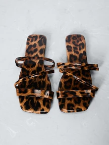 CHICVUE Women's Flat Sandals: Summer Anti-Slip Slippers, Made Of Glossy Leather, With A Cross-Strapped Design, Durable Rubber Soles, Solid Color, Fashionable Flat Sandals. - Leopard - View 5