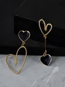 CHICVUE 1 Pair Of Chic Asymmetric Metal Heart Pendant Earrings, Gift For Birthday, Anniversary, Date - Black - View 5