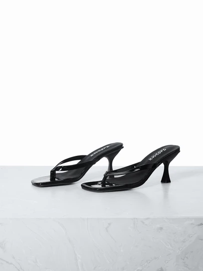 CHICVUE Women's Classic High Heel Flip Flops, Minimalist And Elegant. Black Patent Leather Criss-Cross Strap, 7CM Slim High Heel, Suitable For Office, Home, Outdoor, Casual Wear, Spring Festival, New Year, Summer. Square Toe Design, Fashionable And Unique, Rubber Sole, Slim Heel Adds Elegance And Comfort.