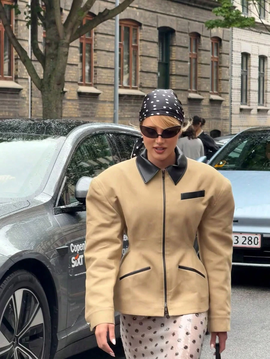 Áo khoác cổ vá cổ điển, nhiều túi, thắt eo, dáng rộng - Màu Khaki - Xem 1