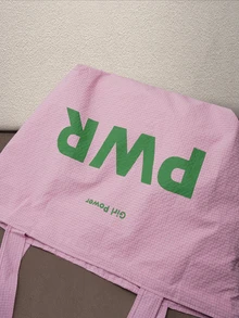 Hatastic Túi đeo vai một bên cỡ lớn, dây rút, mẫu mới 2025, chất liệu vải canvas, in chữ Nhật, túi xách tay bằng nylon, túi công sở, túi dự tiệc âm nhạc. - Hồng - Xem 4