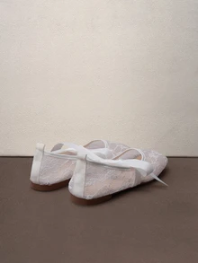 Hatastic Giày bệt nữ mũi vuông thắt nơ, giày bệt lưới ren thoáng khí khoét lỗ thời trang, giày búp bê Mary Jane thanh lịch và dịu dàng cho lễ hội âm nhạc. - Nơ ruy băng trắng - Xem 5