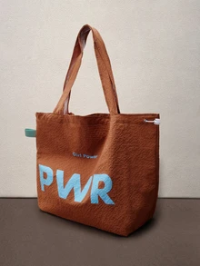 Hatastic Túi đeo vai một bên cỡ lớn bằng vải canvas có dây rút, in chữ Nhật, chất liệu nylon, thích hợp cho đi làm, đi lễ hội âm nhạc. - màu nâu - Xem 2