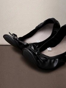 Hatastic 女士黑色轻便可折叠芭蕾平底鞋，饰有弹性蝴蝶结，舒适易穿，适合秋冬季室内休闲音乐节 - 黑色 - 查看 2