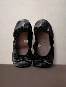 Hatastic 女士黑色轻便可折叠芭蕾平底鞋，饰有弹性蝴蝶结，舒适易穿，适合秋冬季室内休闲音乐节 - 黑色 - 查看 4