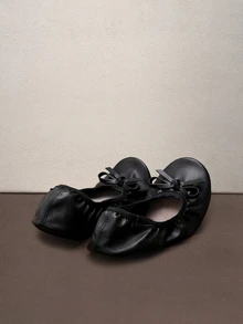 Hatastic 女士黑色轻便可折叠芭蕾平底鞋，饰有弹性蝴蝶结，舒适易穿，适合秋冬季室内休闲音乐节 - 黑色 - 查看 3