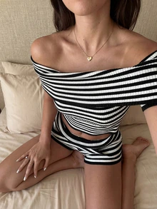 女士休闲条纹露肩短袖针织T恤和短裤两件套，夏季度假 - 彩色 - 查看 1