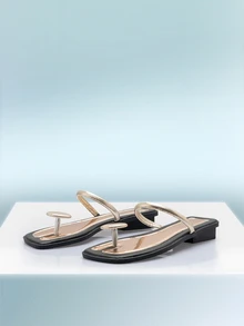 Rollcall 女士平底人字拖凉鞋，2025 年夏季新款时尚露趾系带平底拖鞋，金色 - 金色 - 查看 2