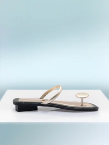 Rollcall 女士平底人字拖凉鞋，2025 年夏季新款时尚露趾系带平底拖鞋，金色 - 金色 - 查看 1