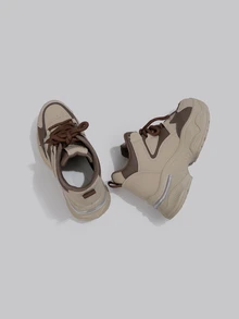 DareSee 女款 8cm 厚底運動鞋，復古風隱藏增高鞋，修飾腿型，舒適百搭，適合嬌小女性萬聖節穿著 - 棕色 - 查看 4