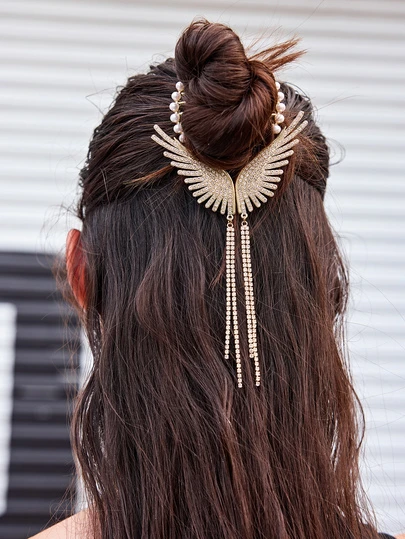 DareSee 1 chiếc kẹp tóc tua rua, kiểu cánh thiên thần và nơ, làm từ hợp kim, đính ngọc trai giả và đá pha lê, có nhiều kiểu dáng khác nhau: trắng tối giản và rực rỡ, đen thời trang và thanh lịch, kẹp tóc búi cho nữ, món quà lý tưởng cho Ngày Valentine, Ngày của Mẹ, Lễ Tạ ơn, Năm mới, phụ kiện tóc, mùa thu, du lịch, dụng cụ làm tóc, phụ kiện nữ, đồ dùng tóc, mùa thu, du lịch, phụ nữ, phụ kiện tóc nữ, dụng cụ làm tóc, du lịch, quà tặng đồ dùng tóc, phụ nữ, đồ dùng tóc, phụ kiện tóc tuổi mới lớn, ý tưởng quà tặng làm đẹp, quà tặng cho phụ nữ, kẹp tóc càng cua thanh lịch.