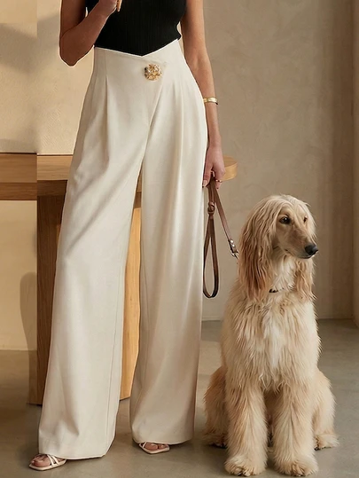 Pantalones elegantes para mujer, pantalones de pierna ancha con botón metálico en la cintura, pantalones blancos de estilo vintage minimalista para primavera