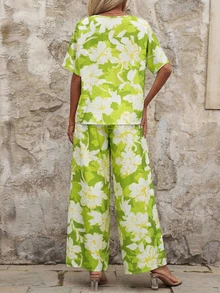 Elegante conjunto de dos piezas con estampado floral verde para mujer, con cuello en V, detalles de cordón y bolsillos, ideal para un look elegante y relajado - Verde - Ver 3