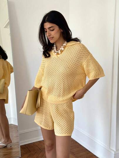 女士 Polo 领镂空短袖针织上衣 + 松紧腰短裤套装，休闲夏季时尚穿搭，简约设计，宽松版型