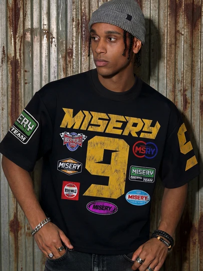 T-shirt ample noir pour hommes avec impression de patch de course "Misery 9", style de rue